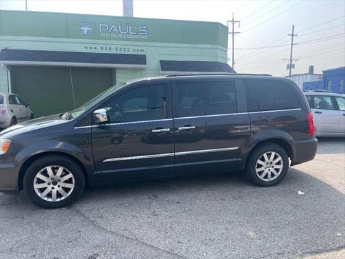 2012 Chrysler Town & Country Touring-L