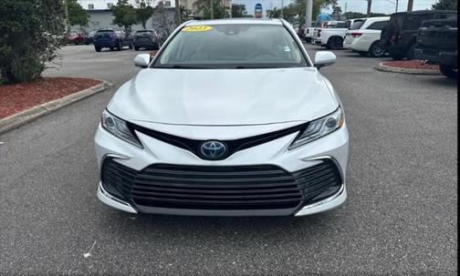 2023 Toyota Camry Hybrid XLE