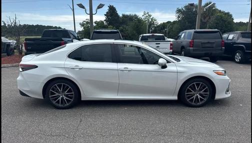 2023 Toyota Camry Hybrid XLE