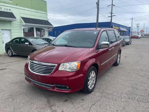2012 Chrysler Town & Country Touring-L