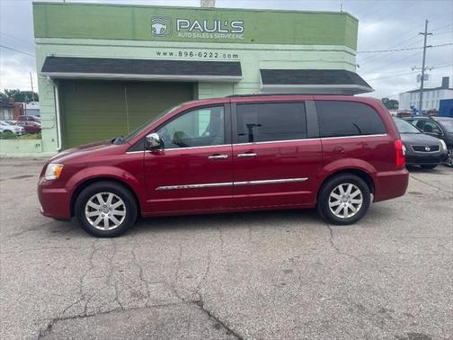 2012 Chrysler Town & Country Touring-L