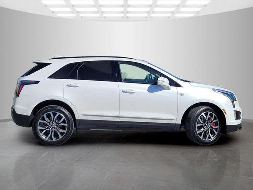 2025 Cadillac XT5 Sport