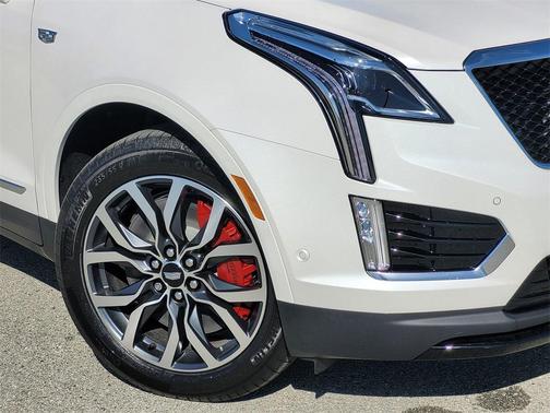2025 Cadillac XT5 Sport