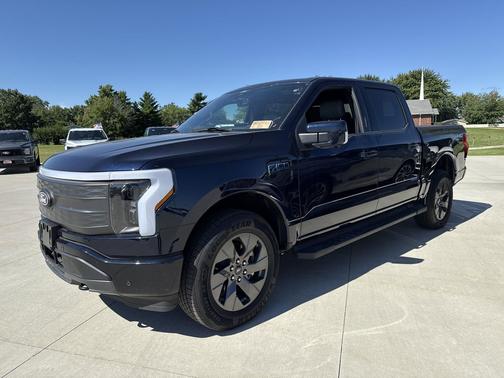 2024 Ford F-150 Lightning LARIAT