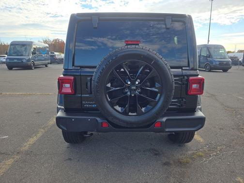 2025 Jeep Wrangler 4xe Sahara