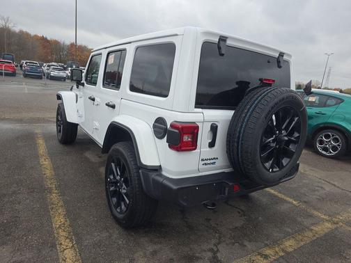 2025 Jeep Wrangler 4xe Sahara