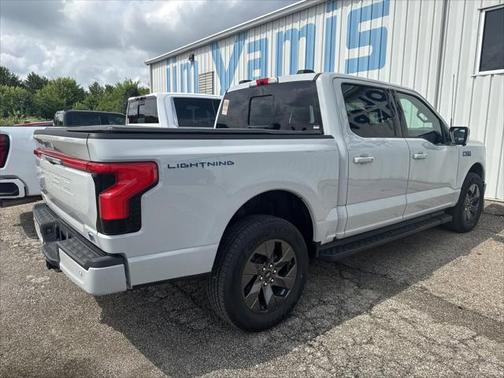2024 Ford F-150 Lightning LARIAT