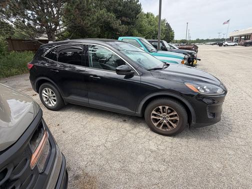 Agate Black Metallic 2021 Ford Escape SE