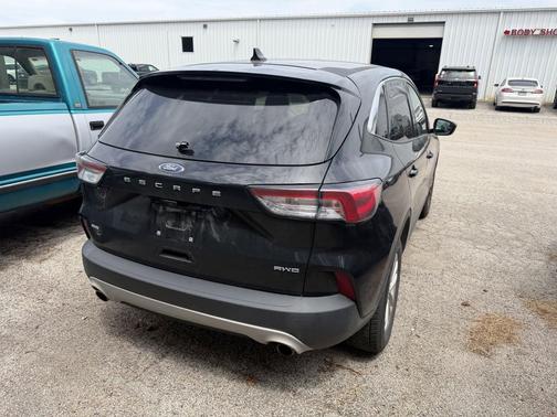 Agate Black Metallic 2021 Ford Escape SE