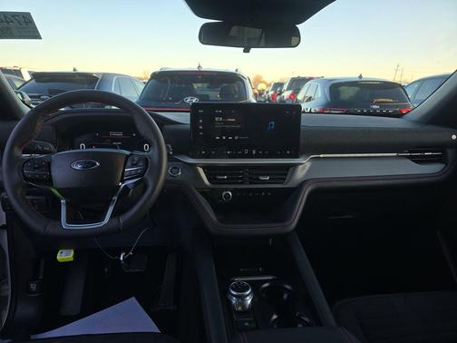 Star White Metallic Tri-Coat 2025 Ford Explorer ST-Line