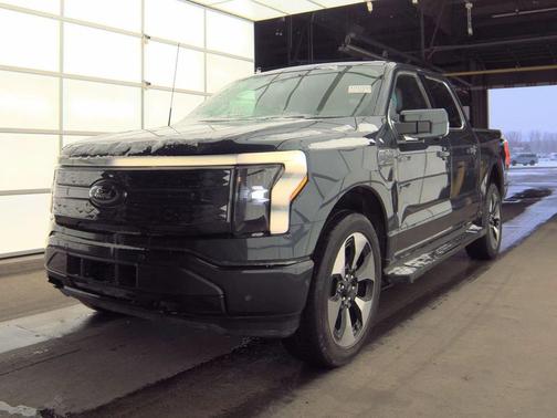 2022 Ford F-150 Lightning Platinum