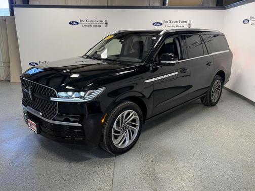 Infinite Black Metallic Clearcoat 2025 Lincoln Navigator Reserve