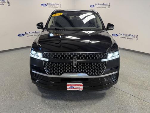 Infinite Black Metallic Clearcoat 2025 Lincoln Navigator Reserve