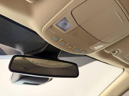 Iconic Silver Metallic 2024 Ford Edge SEL