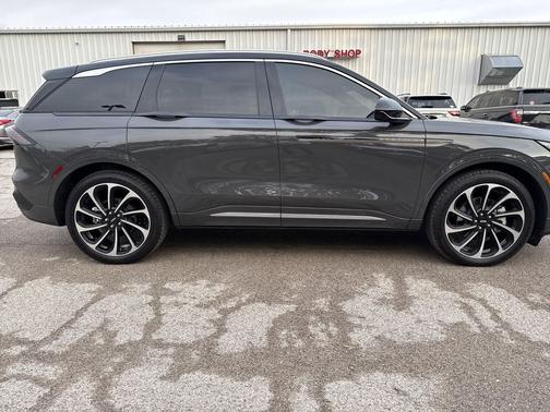 2024 Lincoln Nautilus Black Label