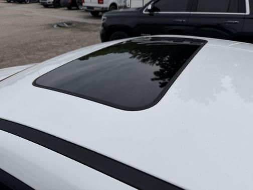 Lunar White 2023 Hyundai ELANTRA HEV Limited