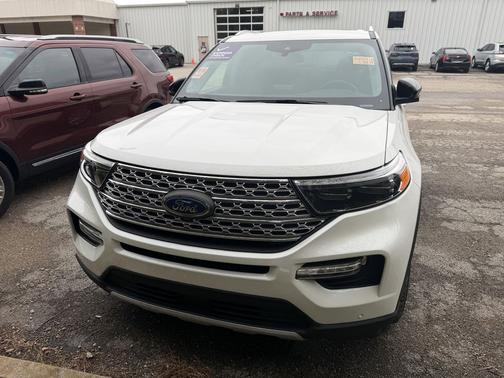 Star White Metallic Tri-Coat 2024 Ford Explorer Limited