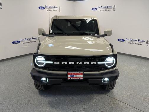 Tan 2025 Ford Bronco Outer Banks