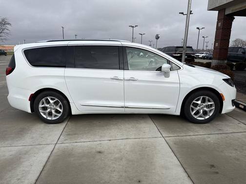 2018 Chrysler Pacifica Touring-L Plus