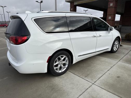 2018 Chrysler Pacifica Touring-L Plus