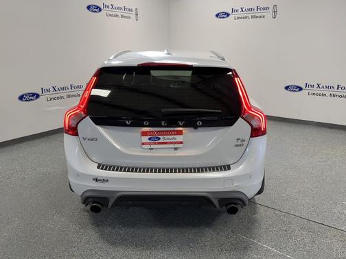 2017 Volvo V60 T6 R-Design Platinum