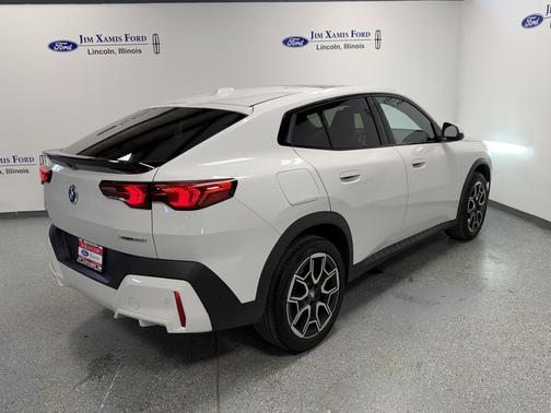 2025 BMW X2 xDrive28i