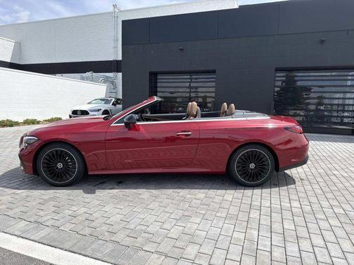 MANUFAKTUR Patagonia Red Metallic 2026 Mercedes-Benz CLE 300 4MATIC Cabriolet