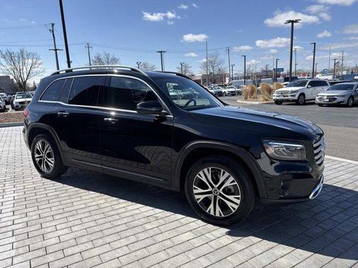 Night Black 2025 Mercedes-Benz GLB 250 4MATIC