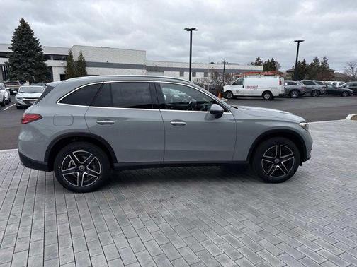 2026 Mercedes-Benz GLC 300 4MATIC