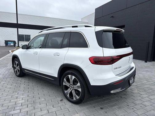 Polar White 2024 Mercedes-Benz EQB 300 4MATIC