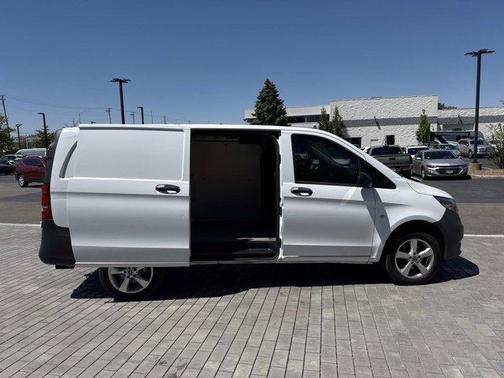 Arctic White 2022 Mercedes-Benz Metris Base