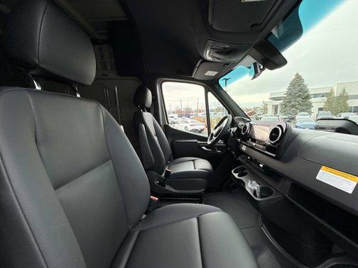 2026 Mercedes-Benz Sprinter 2500 Standard Roof