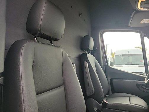 2025 Mercedes-Benz Sprinter 2500 High Roof