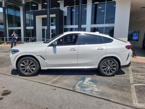 2023 BMW X6 M50i