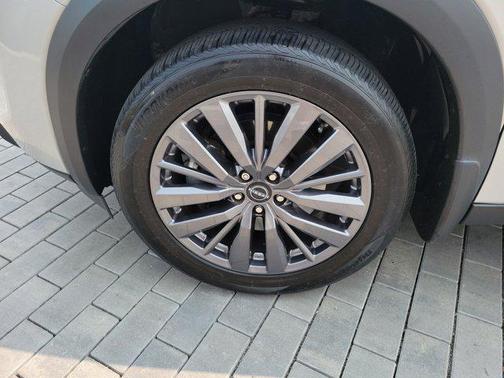 2023 Nissan Pathfinder SL FWD