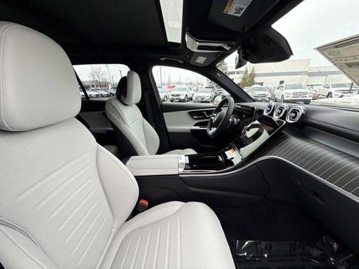 2026 Mercedes-Benz GLC 300 4MATIC