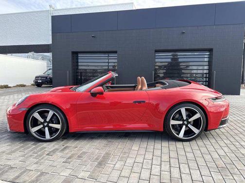 2025 Porsche 911 Carrera