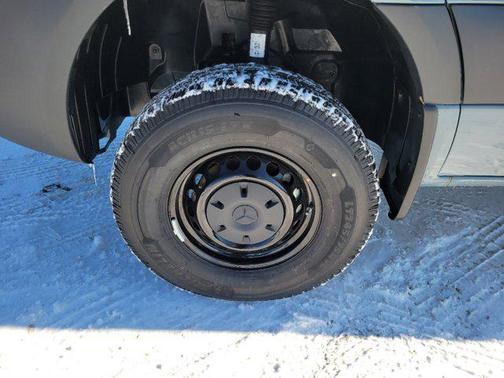 2025 Mercedes-Benz Sprinter 2500 Standard Roof