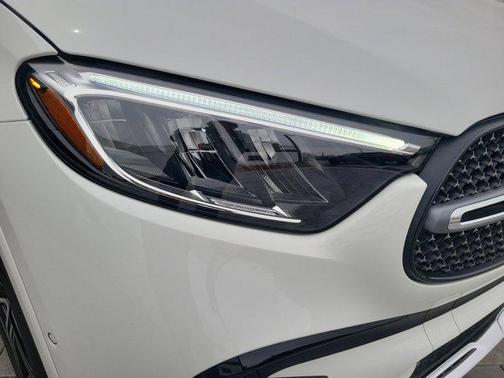 2025 Mercedes-Benz GLC 350e Base