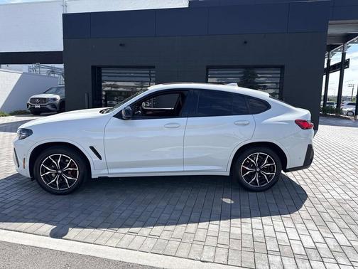 Alpine White 2023 BMW X4 M40i
