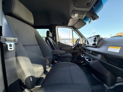 2025 Mercedes-Benz Sprinter 2500 High Roof