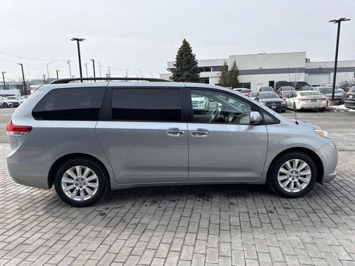 2012 Toyota Sienna XLE