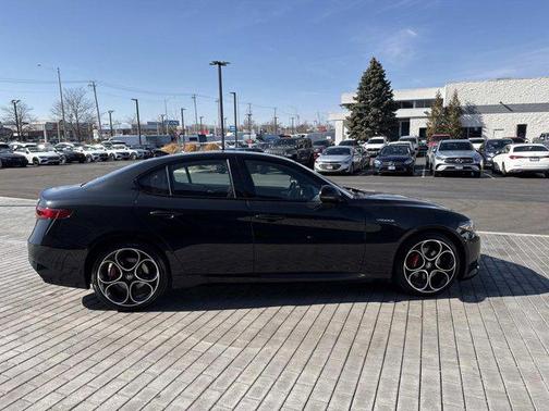 2022 Alfa Romeo Giulia Veloce