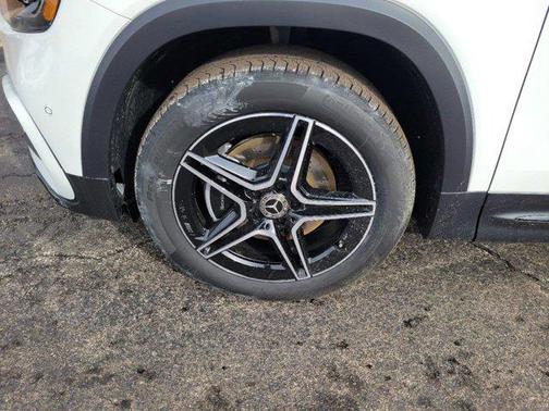 2025 Mercedes-Benz GLB 250 4MATIC