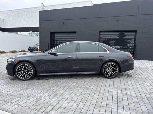 Graphite Grey Metallic 2022 Mercedes-Benz S-Class S 580 4MATIC