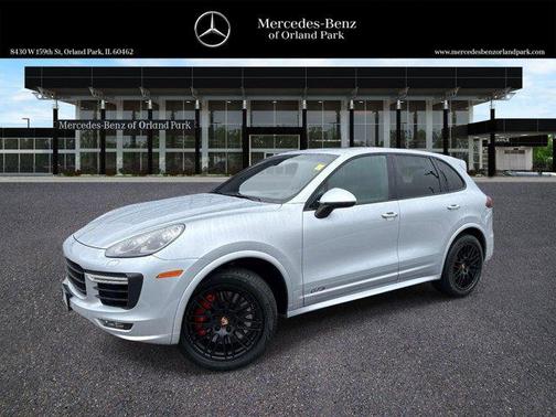 Rhodium Silver Metallic 2016 Porsche Cayenne GTS