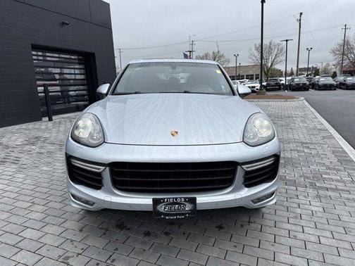 Rhodium Silver Metallic 2016 Porsche Cayenne GTS