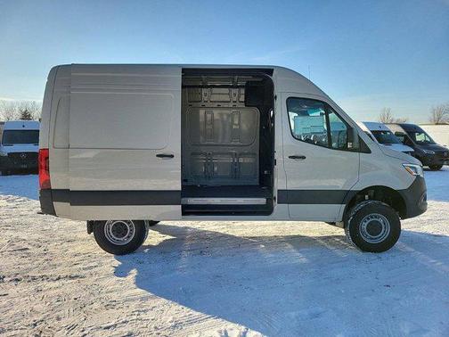 2025 Mercedes-Benz Sprinter 2500 Standard Roof