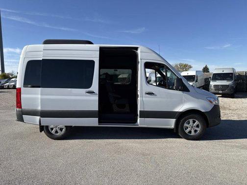 2025 Mercedes-Benz Sprinter 2500 Standard Roof