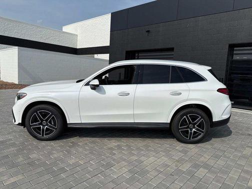 2025 Mercedes-Benz GLC 300 4MATIC